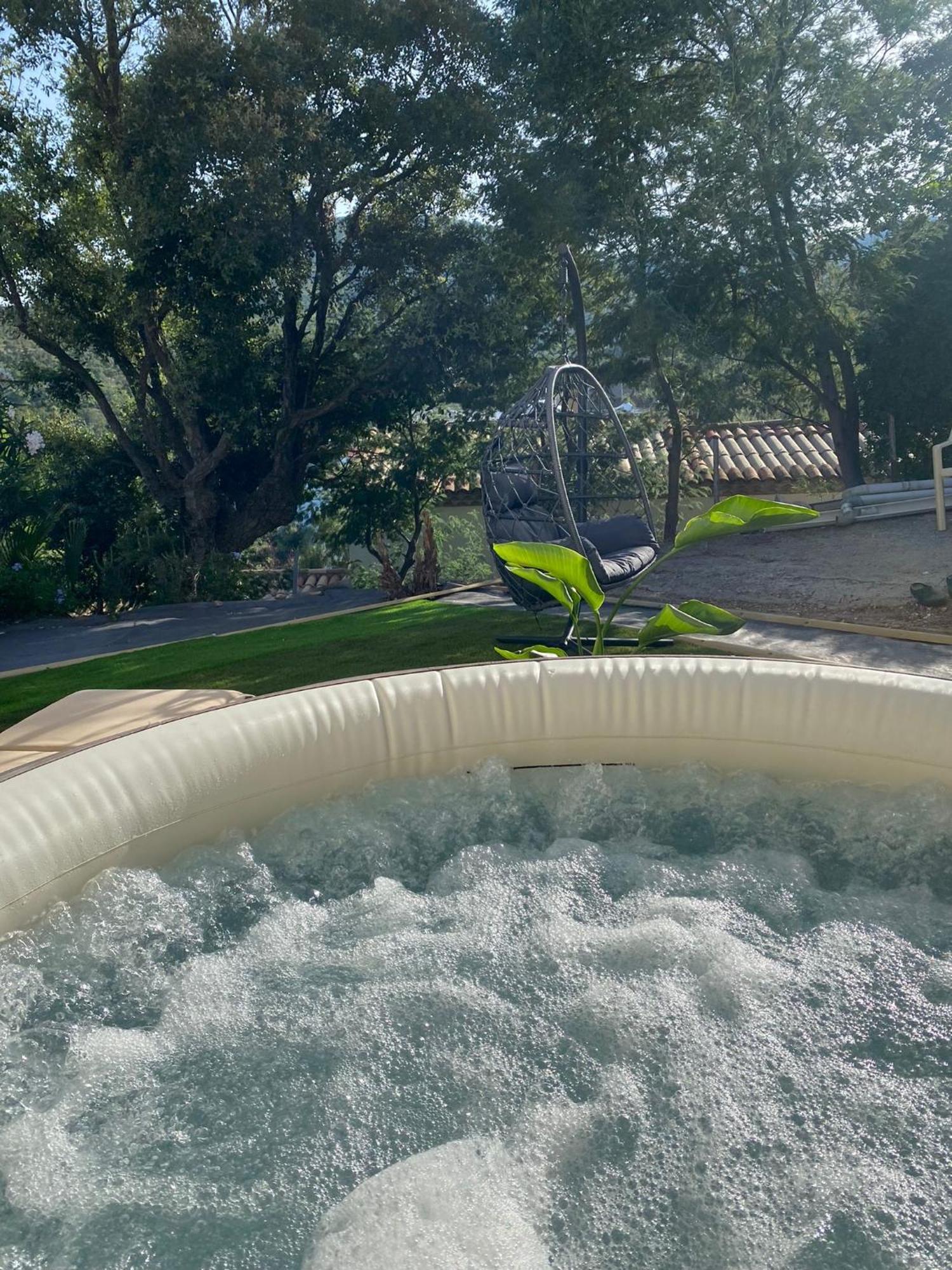 Belle Chambre Privee Avec Le Jardin Privatif Et Le Jacuzzi กาวาแลร์-ซูร์-แมร์ ภายนอก รูปภาพ