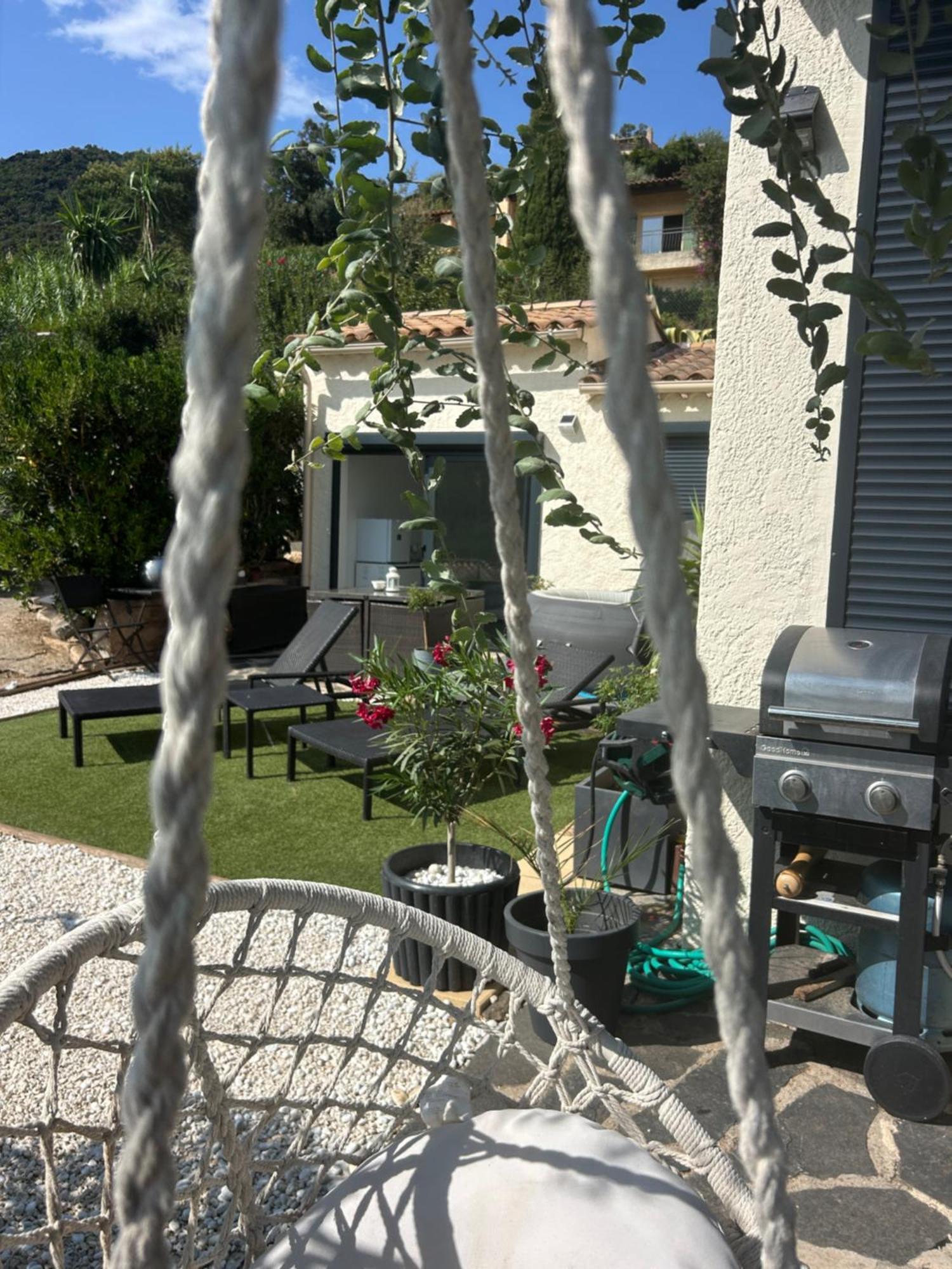 Belle Chambre Privee Avec Le Jardin Privatif Et Le Jacuzzi กาวาแลร์-ซูร์-แมร์ ภายนอก รูปภาพ